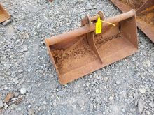 Image of 3ft Grading Bucket | 30mm Pins | 105mm Ears | 105mm Centres