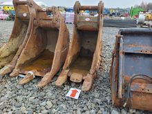 Image of MST High Spec 2ft Digging Bucket Pins 100mm Centres 560mm  Ears 435mm
