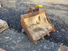 Image of Digging Bucket Width:2'| Pins: 30mm | Ears: 110mm | Centres:125mm