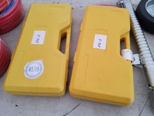 Image of 2 x 5 ton hydraulic bearing pullers in BMC