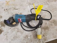 Image of Makita Ga5021/1 125Mm Angle Grinder 110V 1.69Kg