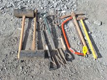 Image of 1x Sledgehammer 3.0-6.5 Kg, 2x  Pavers Mallet, 3x Garden Fork