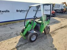 Image of Avant 225 Compact Loading Shovel