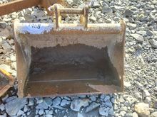 Image of 2ft Bucket - 30mm Pins, 120mm Ears, 120mm Centres