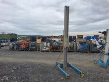 Image of Genie SLA-10 Manual Goods Lift