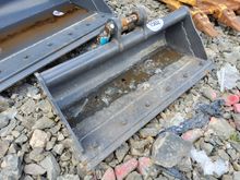 Image of Bucket 3ft Wide, 30mm Pins, 95mm Ears & 90mm Centres