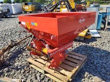Image of Kuhn MDS 81 Fertiliser Spinner