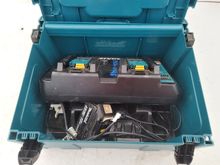 Image of Makita DC18RD Twin Port Charger &1x Battery