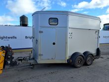 Image of Ifor Williams HB511 Twin Axle Horsebox Trailer