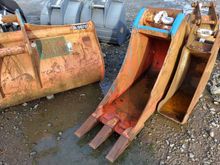 Image of 17" Excavator Bucket 70mm Pins 460mm Centres 180mm Ears