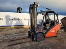 Image of Linde H20T Gas Forklift