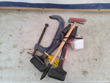 Image of 2x Carpet Stretcher, 1x Spike Roller, 1x C Clamp