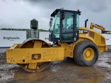Image of CAT CS66B Single Drum Outfront Vibrating Roller