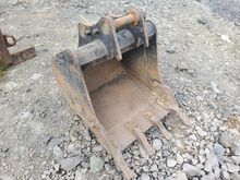 Image of Excavator Bucket Width 610mm | Pins 45mm | Ears 150mm | Centres 245mm