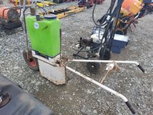 Image of Hooded Hand Sprayer