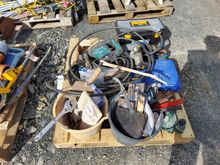 Image of Pallet Of Assorted Hand Tools