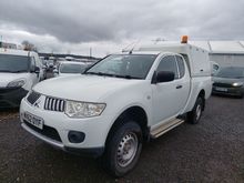 Image of MITSUBISHI L200 4LIFE CLUB CAB DI-D Pick-up