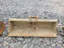 Image of 4ft Bucket 35mm Pins 140mm Ears 180mm Centres