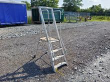 Image of 4 Rungs Stepladder