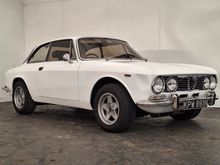 Image of 1975 Alfa Romeo 2000 GTV