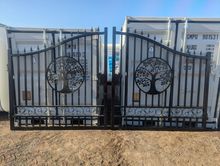 Image of Set of 14ft Bi-Parting Iron Driveway Gates - Tree Style