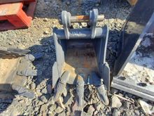 Image of 350mm Bucket, 30mm pins, 95mm ears & 90mm centres