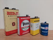 Image of Automobilia Four misc oil cans