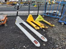 Image of 3x Pallet Trucks