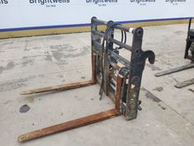 Image of Hydraulic Width Adjustable Pallet Tines
