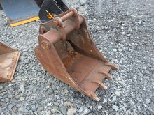 Image of Bucket 2' Wide | 45mm Pins \ 200mm Ears | 295mm Centres