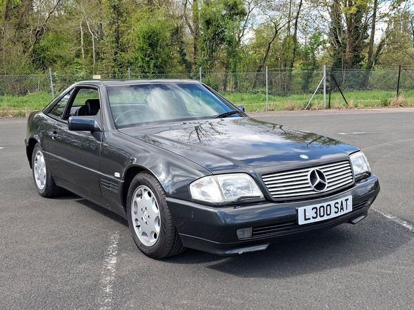 1993 Mercedes-Benz SL320 Auto