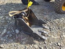 Image of Bucket 17in Wide, 35mm Pins, 145mm Ears, 200mm Centres