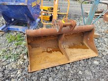 Image of 5ft Bucket - Pins 50mm |Ears 165mm |Centres 365mm