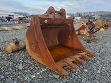 Image of MST High Spec 6ft Digging Bucket Pins 100mm Centres 560mm  Ears 435mm