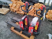 Image of 2x Pallet Trucks