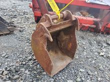 Image of Bucket Width:11" | Pins: 30mm | Ears: 110mm | Centres:135mm