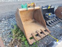 Image of Digging Bucket 1080mm Wide | 65mm  Pins | 270mm Ears | 395mm Centres