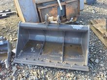 Image of 4ft Bucket, 45mm pins, 145mm ears & 245mm centres