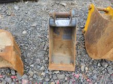 Image of 1' Bucket 35mm Pins 135mm Ears 185mm Centres