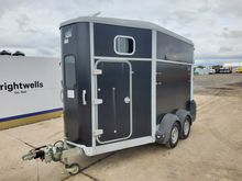 Image of Ifor Williams HB511 Twin Axle Horse Box Trailer