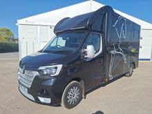 Image of RENAULT TRUCKS MASTER 35 LWB Horsebox