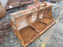 Image of Hitachi 70" 13T Grading Bucket