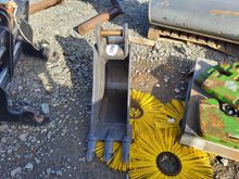 Image of Bucket 1ft Wide, 45mm Pins, 145mm Ears & 245mm Centres