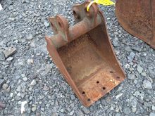 Image of 1Ft Mini Digger Digging Bucket | 30mm Pins | 105mm Ears | 125mm Centres