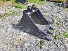 Image of Bucket 18in Wide, 35mm Pins, 110mm Ears, 135mm Centres