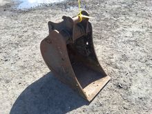 Image of Bucket - Width 430mm, Pins 55mm, Ears 200mm, Centres 300mm