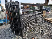 Image of 10x 6ft Black Hurdles