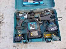 Image of Makita Drill Driver Set, 2x Drills 2x Batteries 1x Charger