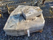 Image of Pallet of Warehouse Lights