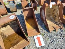 Image of 14" Bucket 175mm Ears 340mm Centres 40mm Pins